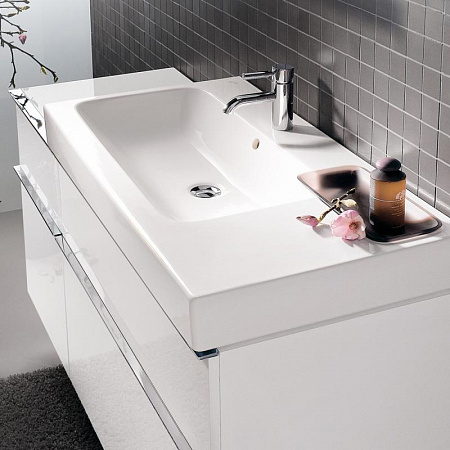Раковина Geberit iCon с полкой и декоративной чашей: B=90см, T=48.5см, Отверстие под смеситель=По центру, Перелив=На виду, Полка=Правая, Белый