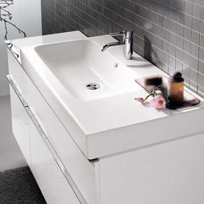 Раковина Geberit iCon с полкой и декоративной чашей: B=90см, T=48.5см, Отверстие под смеситель=По центру, Перелив=На виду, Полка=Правая, Белый