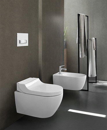 Подвесной унитаз-биде AquaClean Tuma Comfort: Керамический унитаз: белый / KeraTect, Декоративная панель: стекло белое, Geberit
